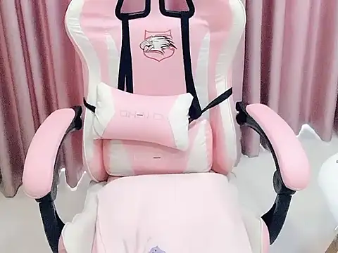 Snapshot of Ming-Ming chatting on 09-22-25, 03:34 Ming-Ming online show from 09-22-25, 03:34