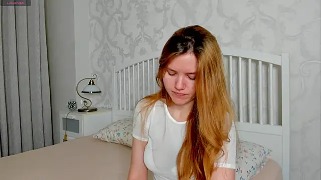 Eva  Lewis online show from 06-05-26, 06:52