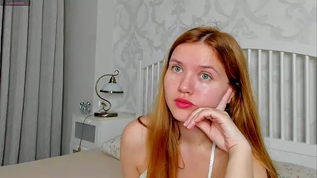 Eva  Lewis online show from 06-24-26, 04:33