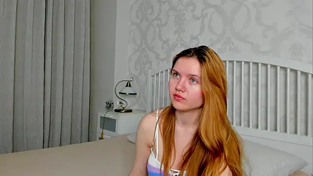 Eva  Lewis online show from 05-25-26, 04:49