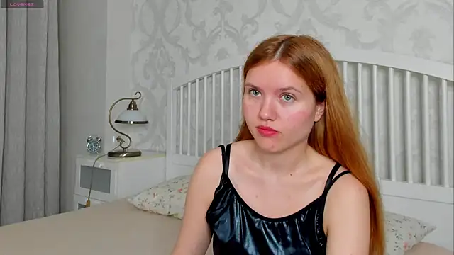 Eva  Lewis online show from 06-25-26, 05:12