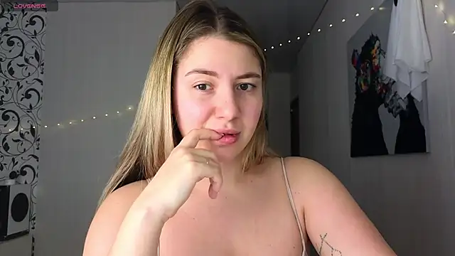 Snapshot of Yassyaaa chatting on 02-10-25, 02:19 Yassyaaa online show from 02-10-25, 02:19