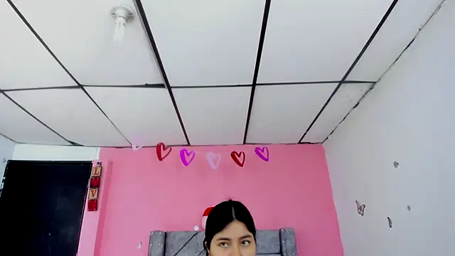 LaylaHolmes online show from 05-02-26, 12:10