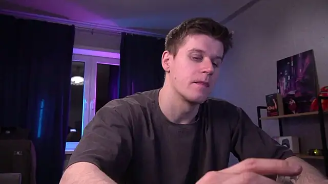 Snapshot of Bruno_Banani chatting on 02-06-26, 09:33 Bruno Banani online show from 02-06-26, 09:33