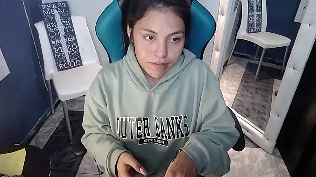 MartinaFonse online show from 01-31-25, 02:04