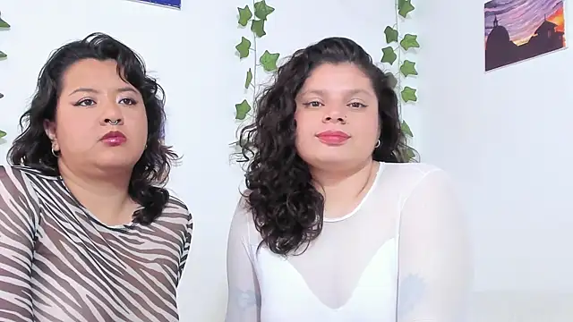 Snapshot of Karol_IsabelCouple chatting on 12-27-24, 07:14 Karol IsabelCouple online show from 12-27-24, 07:14