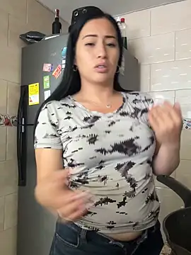 Snapshot of Sara_luna_ chatting on 02-13-26, 02:50 Sara luna online show from 02-13-26, 02:50