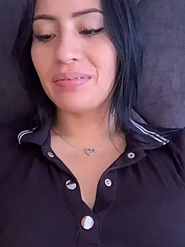 Snapshot of Sara_luna_ chatting on 12-29-24, 02:31 Sara luna online show from 12-29-24, 02:31