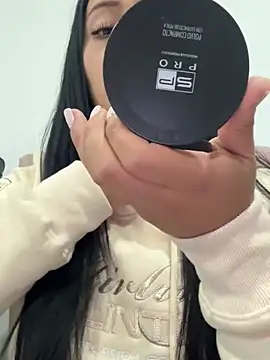 Snapshot of Sara_luna_ chatting on 11-27-25, 12:00 Sara luna online show from 11-27-25, 12:00