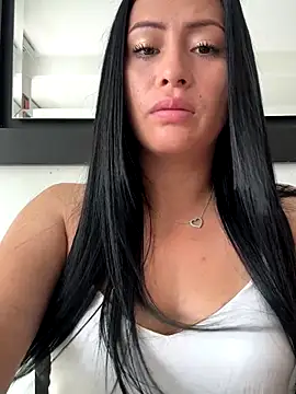 Snapshot of Sara_luna_ chatting on 11-10-25, 02:00 Sara luna online show from 11-10-25, 02:00