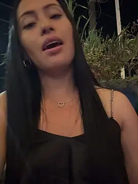 Snapshot of Sara_luna_ chatting on 11-09-25, 08:40 Sara luna online show from 11-09-25, 08:40