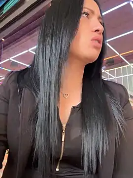 Snapshot of Sara_luna_ chatting on 03-18-25, 05:55 Sara luna online show from 03-18-25, 05:55