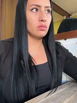 Snapshot of Sara_luna_ chatting on 02-20-26, 08:11 Sara luna online show from 02-20-26, 08:11