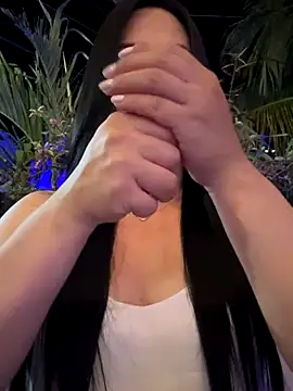 Snapshot of Sara_luna_ chatting on 11-11-25, 03:12 Sara luna online show from 11-11-25, 03:12