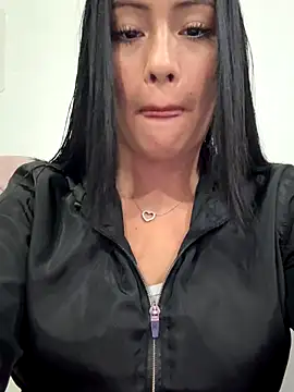 Snapshot of Sara_luna_ chatting on 10-29-25, 12:42 Sara luna online show from 10-29-25, 12:42