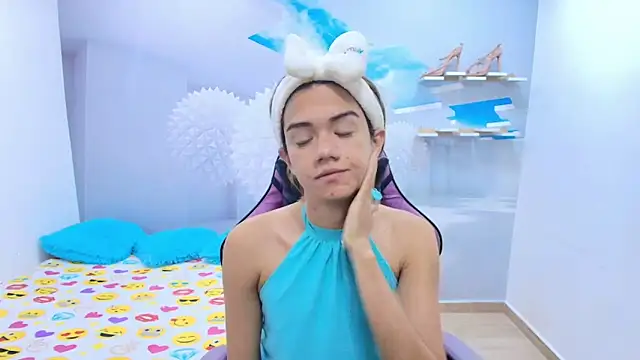 Snapshot of DEMI_LEED chatting on 02-10-26, 11:53 DEMI LEED online show from 02-10-26, 11:53