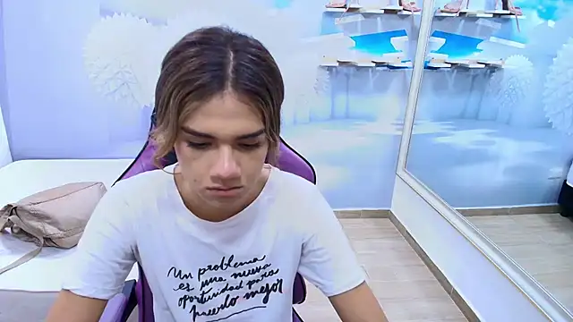 Snapshot of DEMI_LEED chatting on 02-28-26, 07:13 DEMI LEED online show from 02-28-26, 07:13