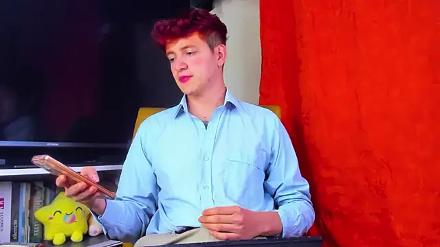 Snapshot of GabyThoms chatting on 01-19-26, 12:03 GabyThoms online show from 01-19-26, 12:03