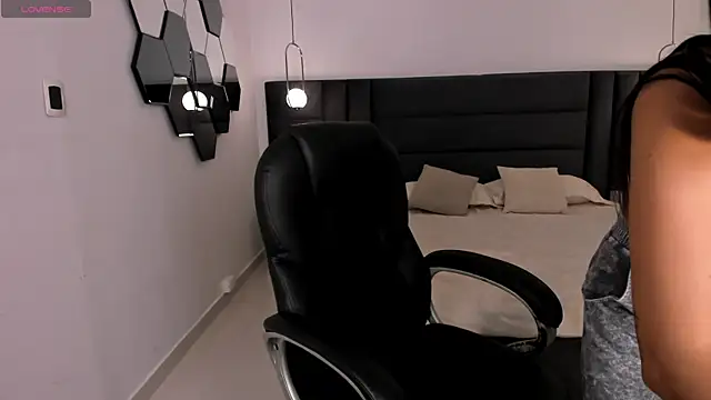 AbbyDalton online show from 10-13-25, 04:52