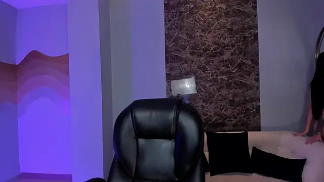 Snapshot of HannahJamesX chatting on 02-07-25, 12:53 HannahJamesX online show from 02-07-25, 12:53