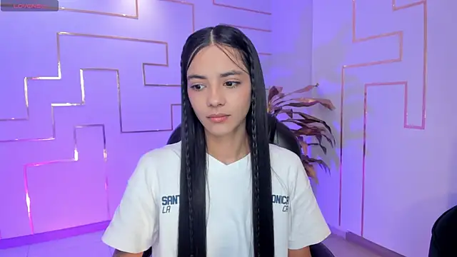 Snapshot of HannahJamesX chatting on 09-15-25, 06:08 HannahJamesX online show from 09-15-25, 06:08