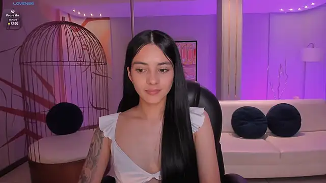 Snapshot of HannahJamesX chatting on 01-13-25, 08:37 HannahJamesX online show from 01-13-25, 08:37
