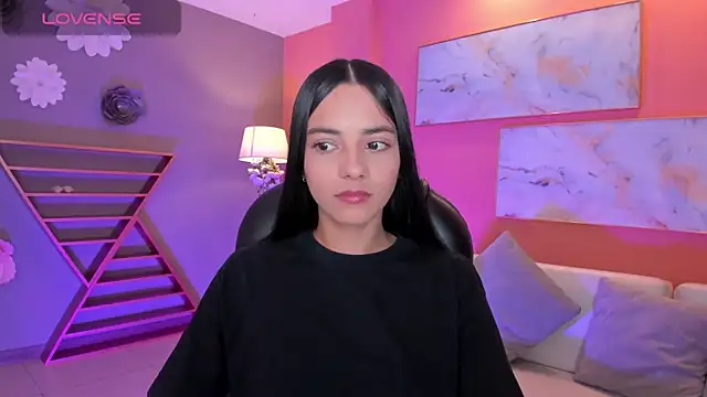 Snapshot of HannahJamesX chatting on 02-18-25, 07:19 HannahJamesX online show from 02-18-25, 07:19