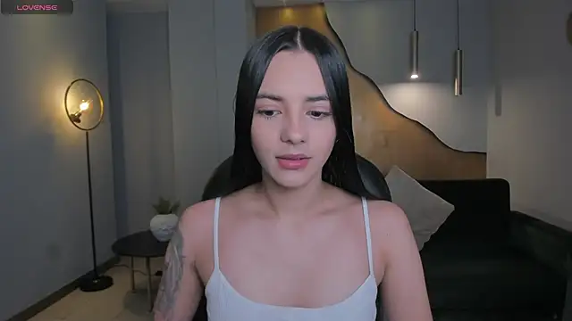 Snapshot of HannahJamesX chatting on 02-23-25, 04:46 HannahJamesX online show from 02-23-25, 04:46