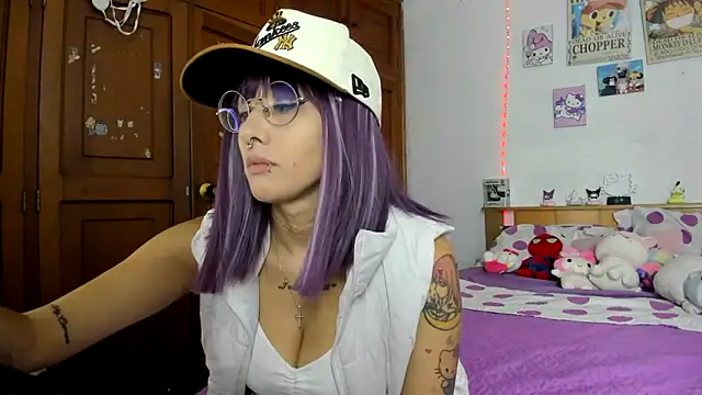 Snapshot of LunaDeCristall chatting on 10-09-25, 06:58 LunaDeCristall online show from 10-09-25, 06:58