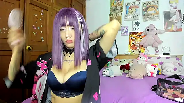 Snapshot of LunaDeCristall chatting on 10-15-25, 08:55 LunaDeCristall online show from 10-15-25, 08:55
