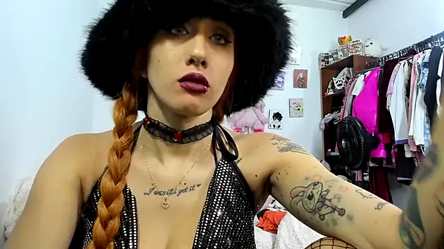 Snapshot of LunaDeCristall chatting on 06-21-26, 03:34 LunaDeCristall online show from 06-21-26, 03:34