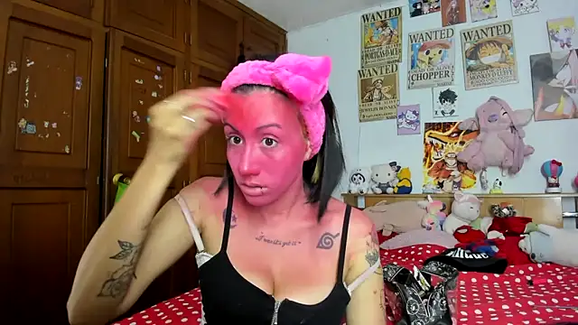 Snapshot of LunaDeCristall chatting on 10-23-25, 05:06 LunaDeCristall online show from 10-23-25, 05:06