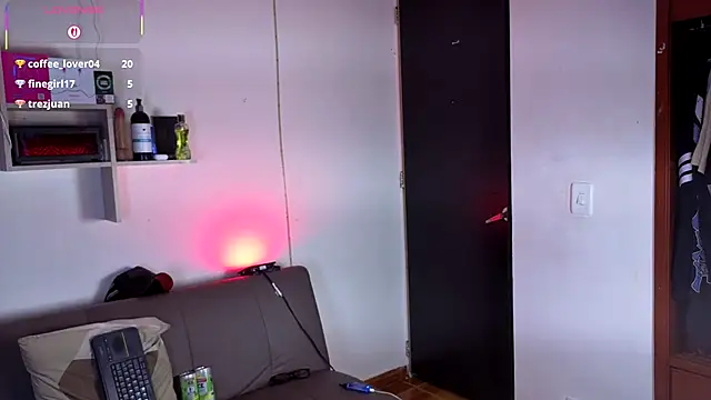 Snapshot of elian_r chatting on 02-03-26, 06:22 elian r online show from 02-03-26, 06:22