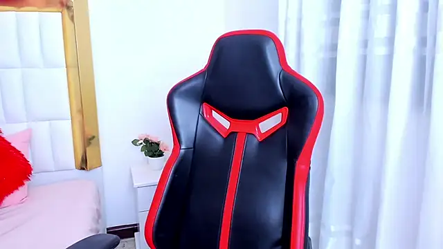 MadelineJackson online show from 10-31-25, 12:29