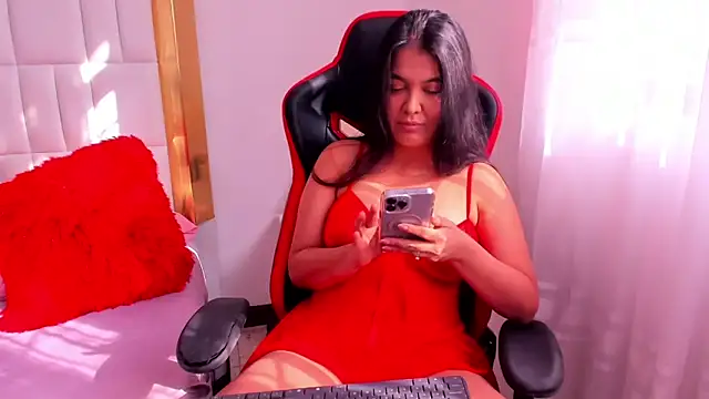 MadelineJackson online show from 11-29-25, 08:31