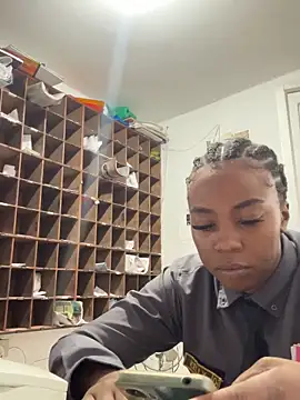 Snapshot of CiaraEbony chatting on 05-05-26, 11:24 CiaraEbony online show from 05-05-26, 11:24