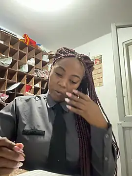 Snapshot of CiaraEbony chatting on 06-02-26, 01:05 CiaraEbony online show from 06-02-26, 01:05