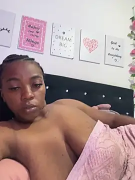 Snapshot of CiaraEbony chatting on 05-16-26, 02:10 CiaraEbony online show from 05-16-26, 02:10