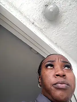 Snapshot of CiaraEbony chatting on 05-18-26, 08:02 CiaraEbony online show from 05-18-26, 08:02