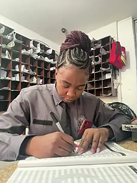 Snapshot of CiaraEbony chatting on 05-19-26, 11:28 CiaraEbony online show from 05-19-26, 11:28