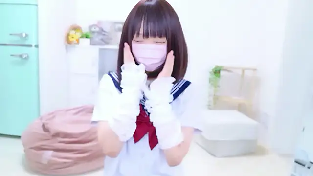 Snapshot of x-naru-x chatting on 06-14-26, 04:46 x-naru-x online show from 06-14-26, 04:46
