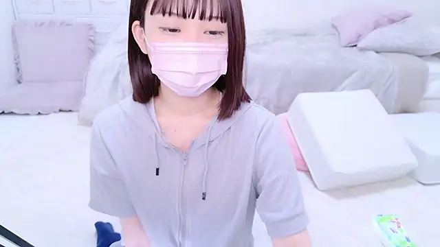 Snapshot of x-naru-x chatting on 12-08-24, 12:13 x-naru-x online show from 12-08-24, 12:13