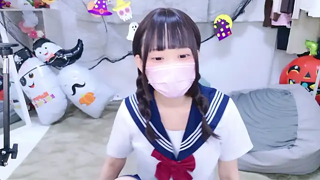 Snapshot of x-naru-x chatting on 10-30-25, 03:31 x-naru-x online show from 10-30-25, 03:31