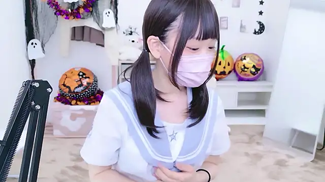 Snapshot of x-naru-x chatting on 10-27-25, 03:57 x-naru-x online show from 10-27-25, 03:57