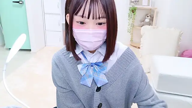 Snapshot of x-naru-x chatting on 12-15-24, 04:59 x-naru-x online show from 12-15-24, 04:59