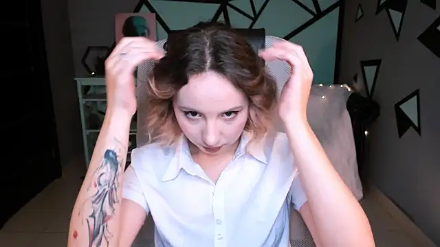 JasmineMilko online show from 09-25-25, 05:13