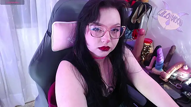 LiloMoon69 online show from 10-19-25, 01:19