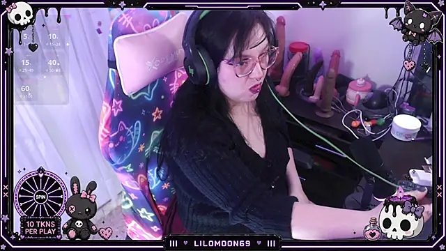 LiloMoon69 online show from 06-15-26, 08:36