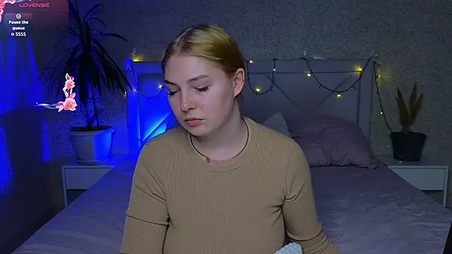 Snapshot of Catherine_River chatting on 03-21-26, 04:00 Catherine River online show from 03-21-26, 04:00