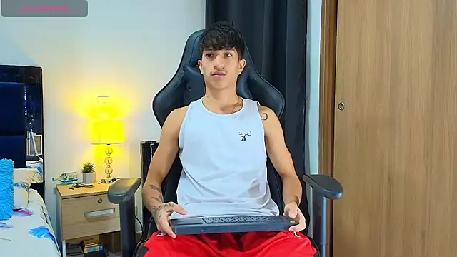  CamiloBass online show from 05-12-26, 01:02